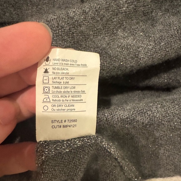 VINCE. CASHMERE BLEND GRAY METALLIC STRIPED PULLOVER LONG SLEEVE SWEATER - Picture 6 of 8